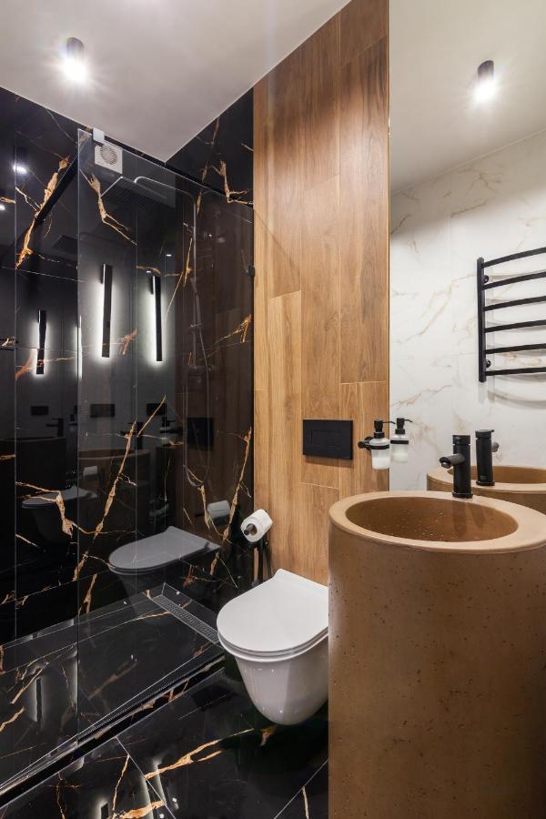 Leogrand Apartments On Shevchenka 38-1 ลวีฟ ภายนอก รูปภาพ